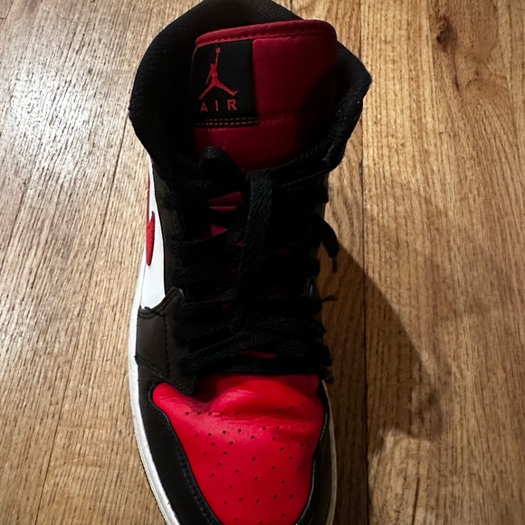 Air Jordan 1s Men Size 9. Great Condition. - Picture 4 of 7